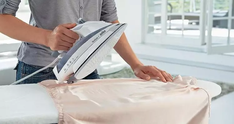 Steaming: Choose a steam iron for ironing clothes and floor hanger for evaporation of fur coats and dresses. How to use them? 21916_17