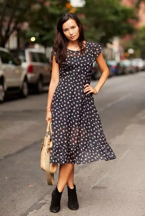Black medium length dress a-silweta sa polka dot