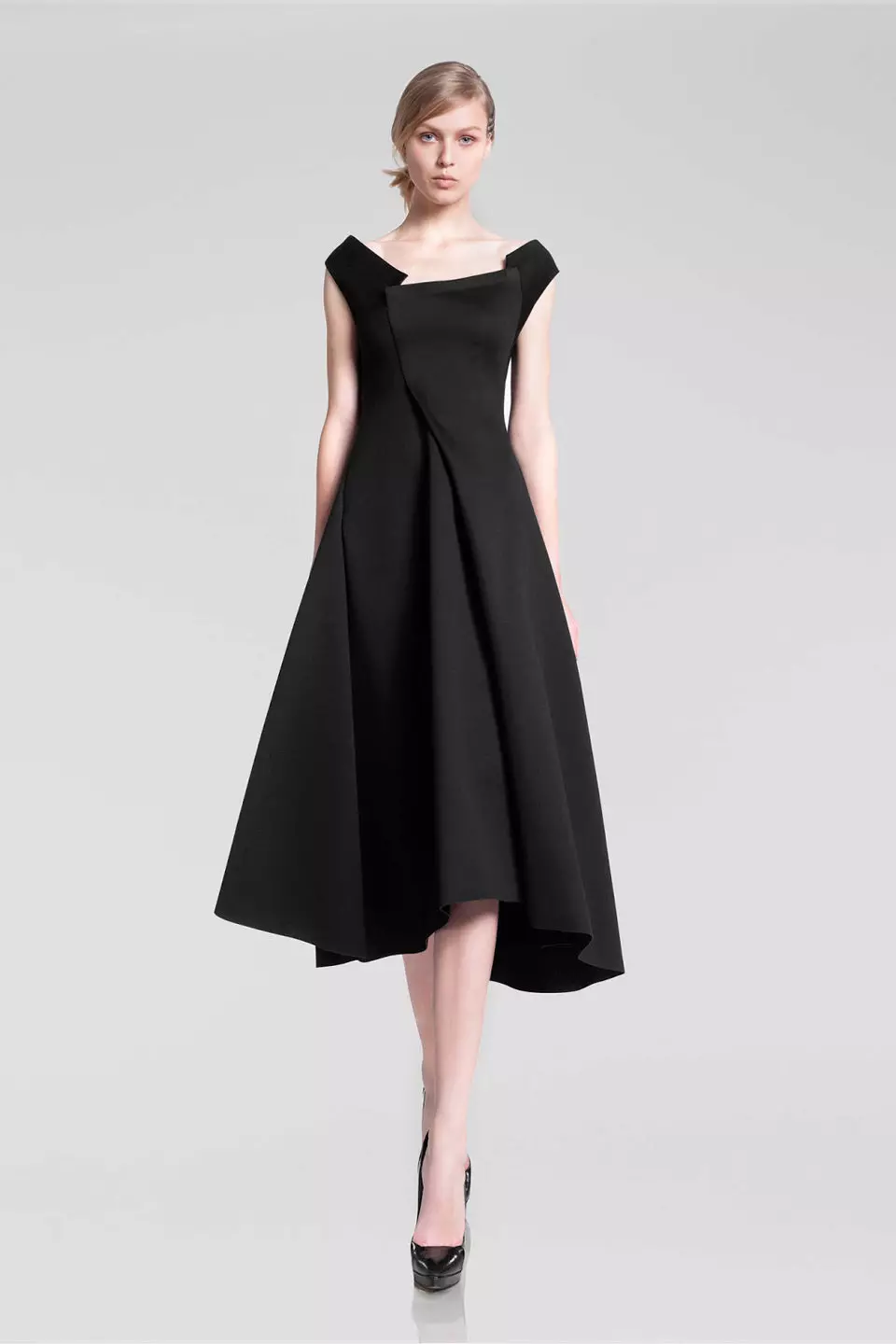 Černé šaty A-silueta