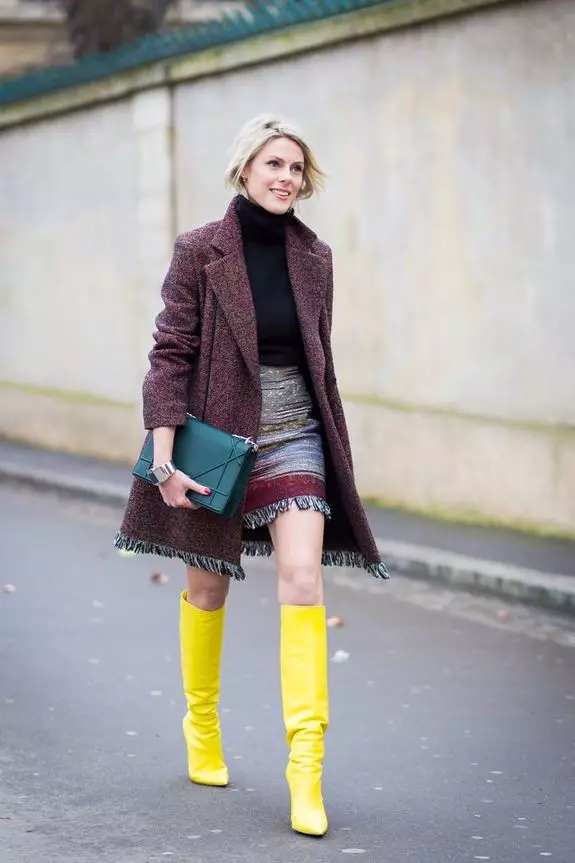 Boots kuning (25 foto): Model musim sejuk wanita kuning 2210_24