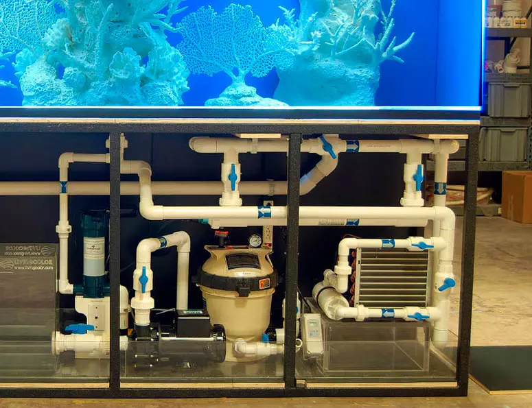 Aquarium- ի արտաքին ֆիլտրը ձեր սեփական ձեռքերով (27 լուսանկար). Aquarium- ի տնական զտիչ 100 լիտրով: Ինչպես կատարել բացօթյա ակվարիումի զտիչ 300 լիտրով: 22194_24