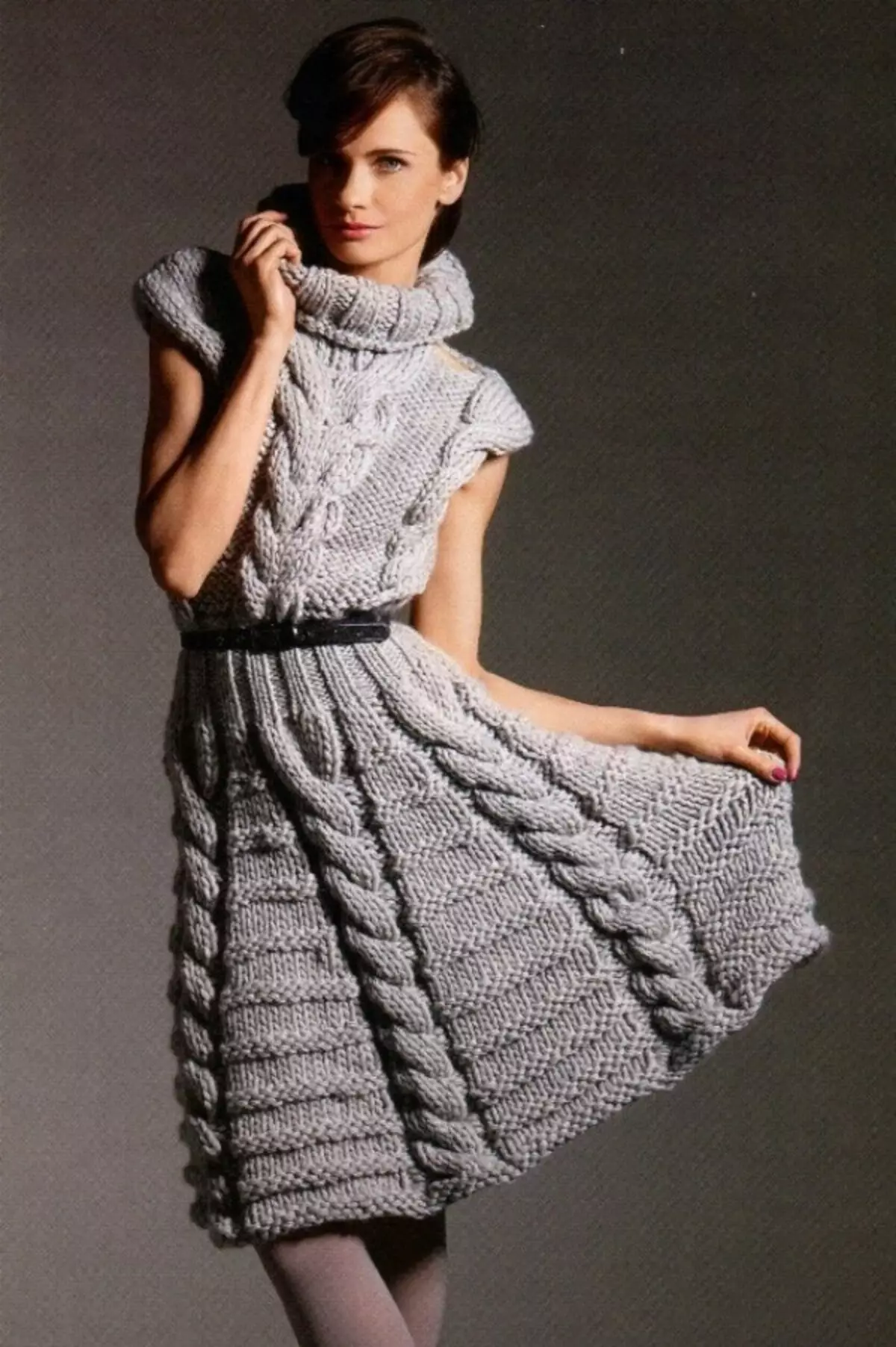 Вязаные платья вязать. Платье вязаное. Красивые вязаные вещи. Вязаная юбка. Современные вязаные вещи.