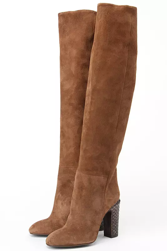 Brown Suede Boots (35 bilder): Hva skal du ha på kvinnelige modeller på hælen og på en kile av brunt ruskind 2237_14