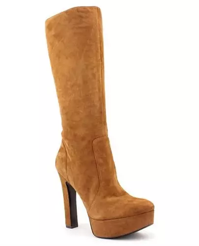 Brown Suede Boots (35 bilder): Hva skal du ha på kvinnelige modeller på hælen og på en kile av brunt ruskind 2237_17