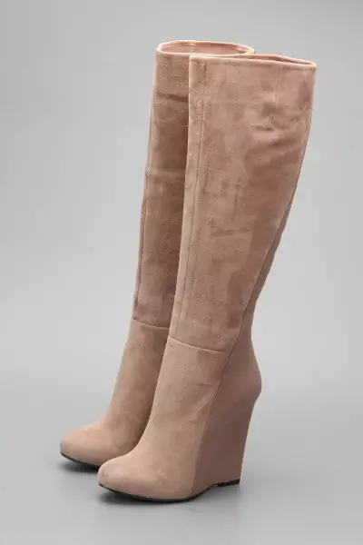 Boot Boot Suede (35 fotografii): Ce să purtați modele de sex feminin pe călcâi și pe o pană de căprioară maro 2237_23