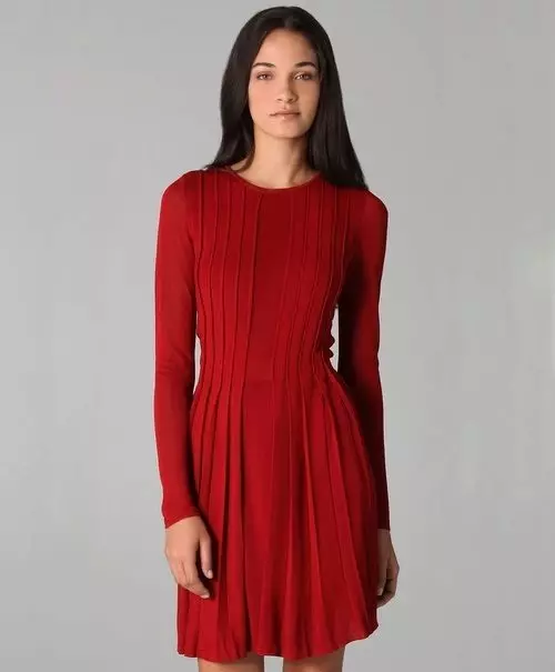 Red knitted pleated dress.