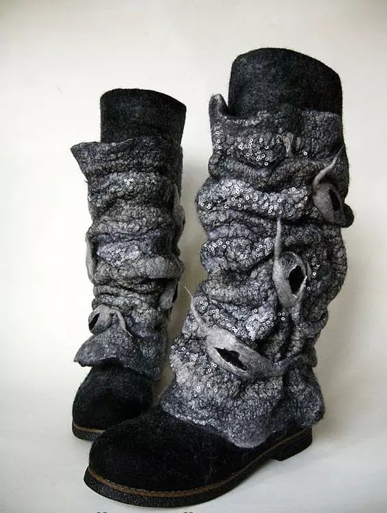 Жіночі чоботи-валянки (64 фото): взуття для зими, утеплені повстяні моделі на блискавці 2247_18