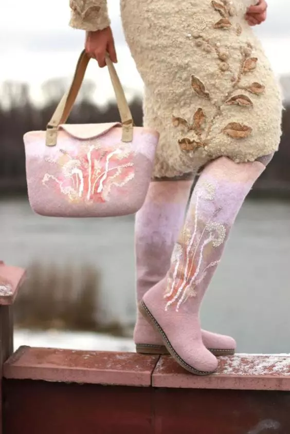 ქალთა ფეხსაცმელი- boots (64 ფოტო): ზამთრის ფეხსაცმელი, იზოლირებული იგრძნო მოდელები lightning 2247_20