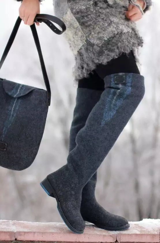 Жіночі чоботи-валянки (64 фото): взуття для зими, утеплені повстяні моделі на блискавці 2247_22