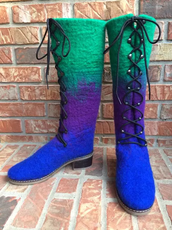 ქალთა ფეხსაცმელი- boots (64 ფოტო): ზამთრის ფეხსაცმელი, იზოლირებული იგრძნო მოდელები lightning 2247_29