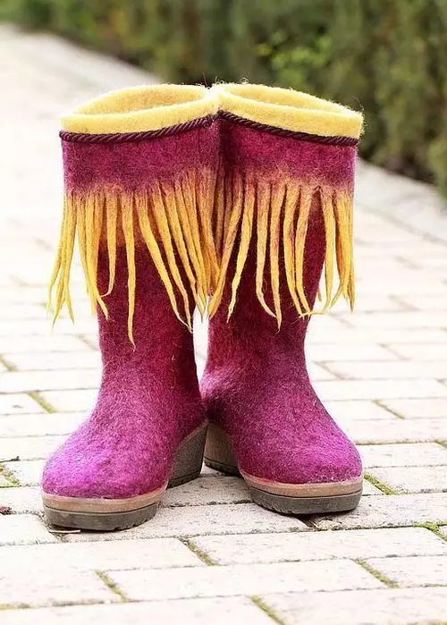 ქალთა ფეხსაცმელი- boots (64 ფოტო): ზამთრის ფეხსაცმელი, იზოლირებული იგრძნო მოდელები lightning 2247_36