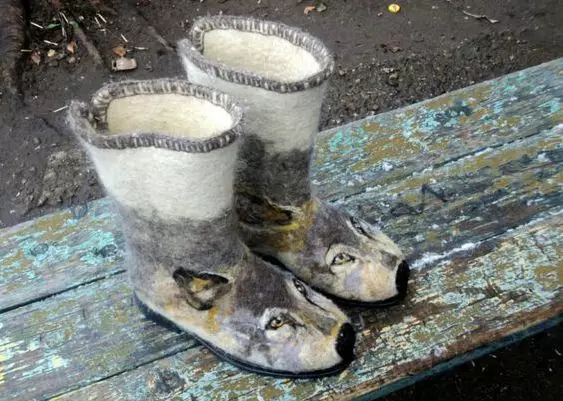 Damesschoenen-laarzen (64 foto's): Winterschoenen, geïsoleerde viltmodellen voor bliksem 2247_41