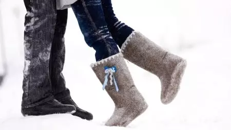 Почувствувани чизми (97 фотографии): женски и детски чизми - чизми, топли зимски модели од почувствувани, со кои носат модерни природни чизми, осврти 2252_88