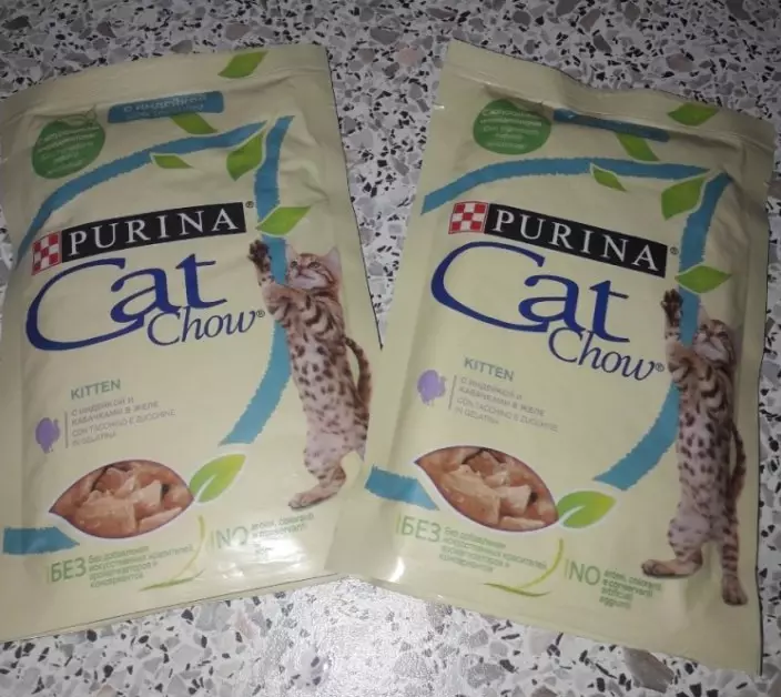 I-Purina Cat Chow for kittens: kitten eyomile yokudla kanye namanzi, ukwakheka kwawo. Cum ngenkukhu 15 kg neminye imikhiqizo 22660_2