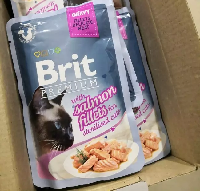 Мокри мачка храна Брит: Конзервирана и пухања из линије премије и бриге, њихов састав. Рецензије купаца о марки хране 22693_19