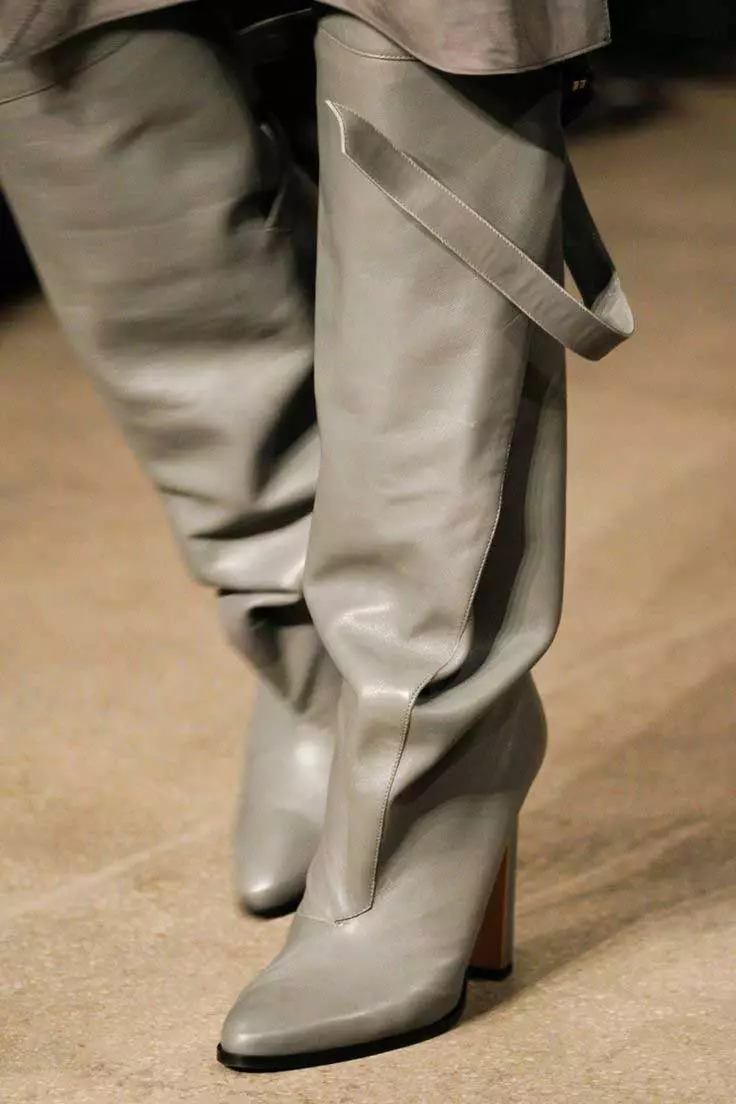 Boots (159 fotografija): Moderive i lijepe ženske modele 2021-2022, popularne tvrtke Gianmarco Lorenzi, osnovni, Mara i Marc Jacobs 2269_135