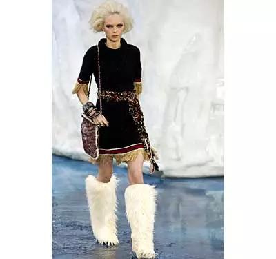 Boots (159 mga larawan): Fashionable and beautiful female models 2021-2022, Mga sikat na kumpanya Gianmarco Lorenzi, Basic, Mara at Marc Jacobs 2269_48