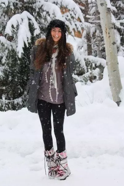 Женски зимски чизми (85 фотографии): изолирани модели со високи удари за зимата, со што носењето расположение на клин, осврти 2270_24