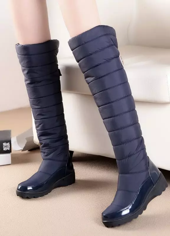 Women's Winter Duty Boots (85 foto's): isoleare modellen fan hege blaas foar de winter, wêrmei't jo in stimming drage op in keurt, resinsjes 2270_36