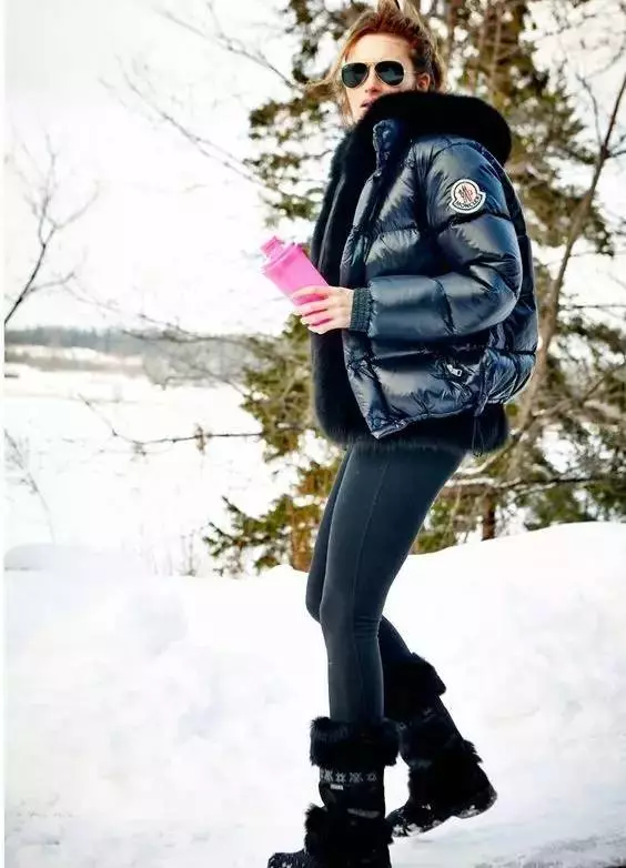 Women's Winter Duty Boots (85 mga larawan): Insulated High Blow Models para sa taglamig, na may suot ng mood sa isang wedge, mga review 2270_6