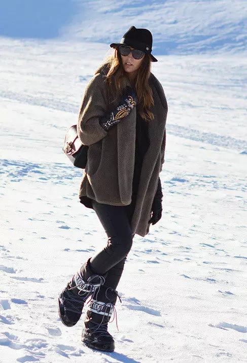 Dámské Zimní boty (85 fotografií): Izolované vysoké vyfoukané modely pro zimu, s jakým nosit náladu na klín, recenze 2270_64