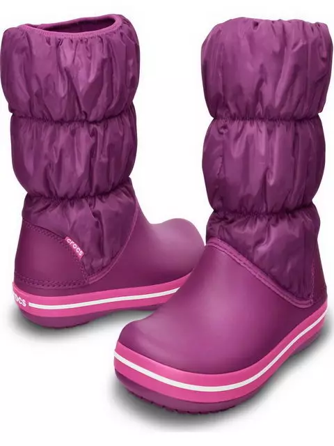 Crocs Boots (57 תמונות): ילדים חורף, מגפיים ומגפיים Cros, ביקורות, דגם Wellie גשם אתחול 2275_32