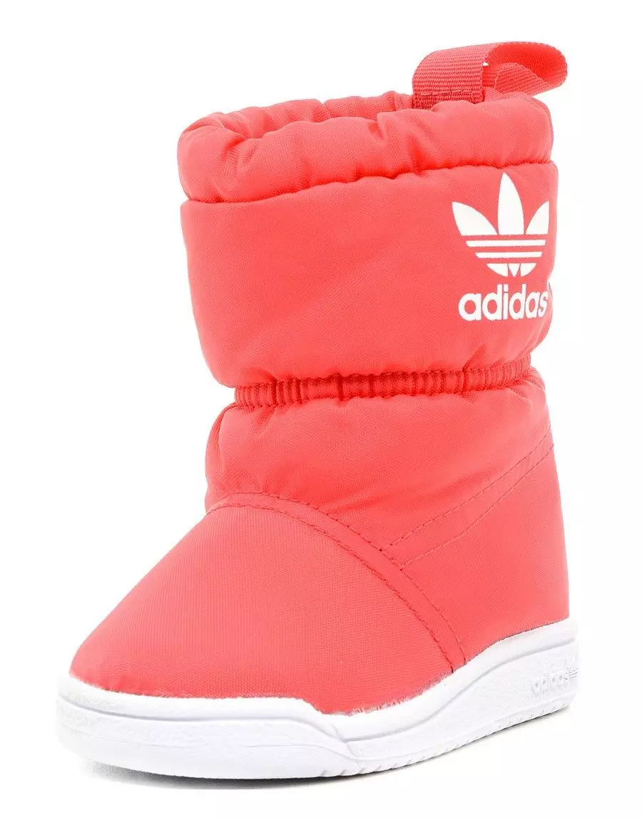 ქალი Dutics Adidas (64 ფოტო): ზამთრის მოდელები Adidas ფეხსაცმელი, Baby Dutsks, Nasho ხაზი, მიმოხილვა 2281_38