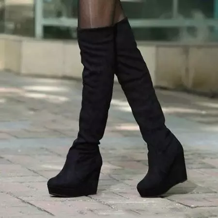 ウェッジの冬のブーツ（66枚の写真）：隠されたくさび、短くて長く、それらを着用するもので、女性モデル2021-2022 2287_17