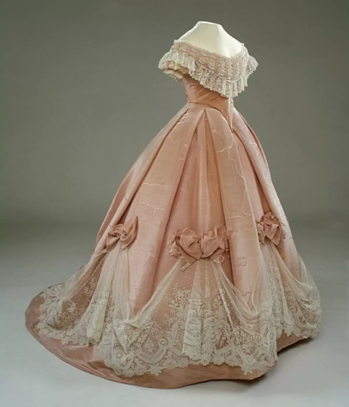 Vintage różowa sukienka z gorsetem