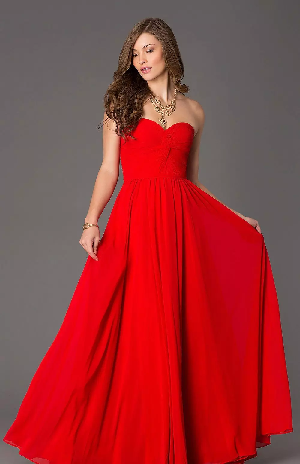 Gyönyörű, hosszú vörös ruhát fűzővel