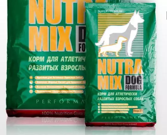 Τροφή για Labrador: Τι είδους πρύμνη είναι καλύτερα τα κουτάβια και τα ενήλικα σκυλιά; Αξιολόγηση τροφής τροφίμων Super Premium και άλλες τάξεις 22926_11