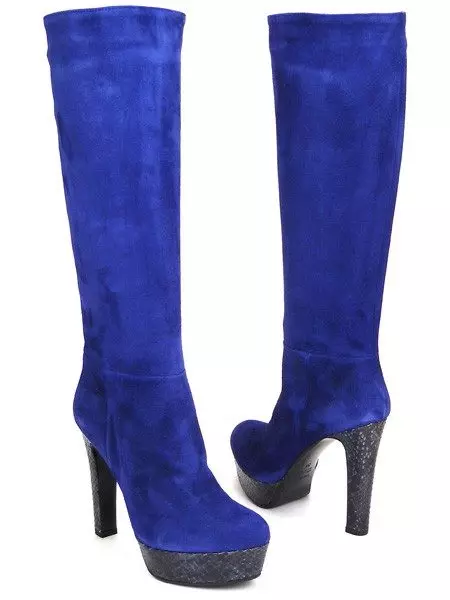 Suede Boots (102 Valokuvat): Mitä käyttää punaisia ​​ja sinisiä naisten malleja mokkanalla, korkealla kantapäällä kuin puhdistaa ne 2293_76