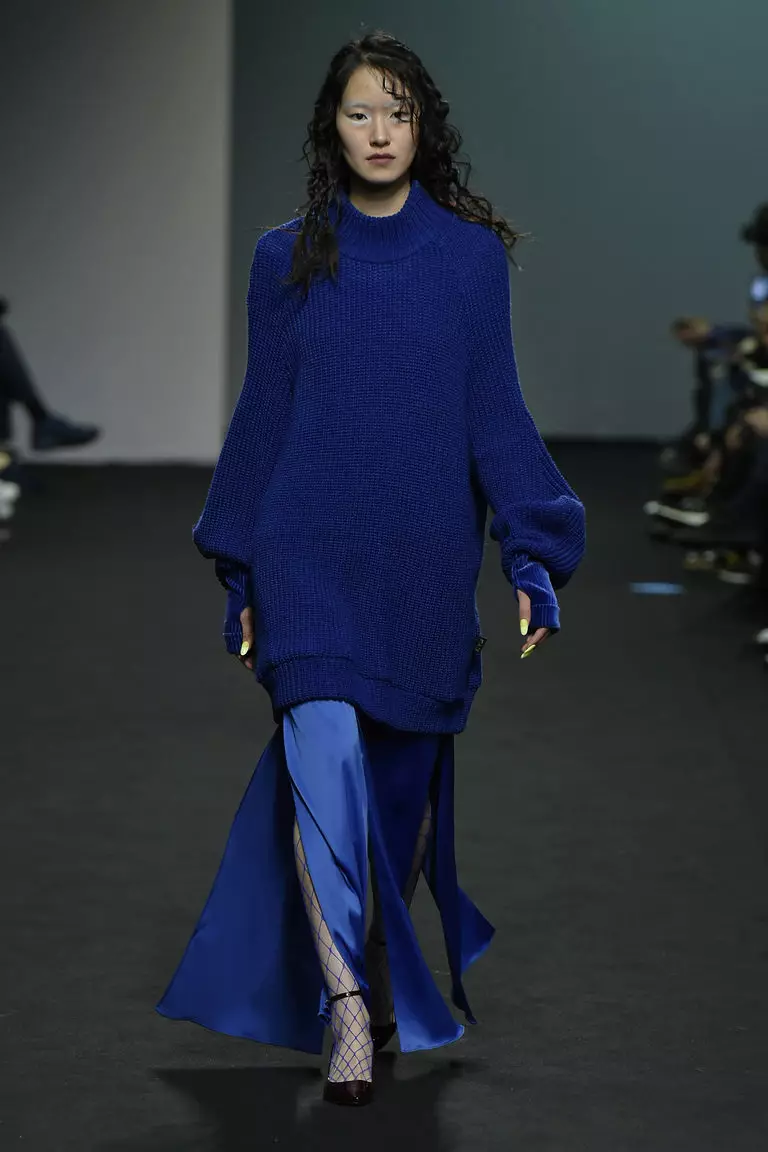 Zimní šaty-svetr pletené