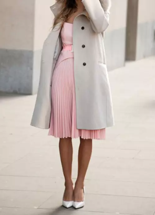Schoenen naar een roze jurk (57 foto's): welke kleuren en modellen passen in het lichtroze en een andere schaduw van de jurk 2312_26