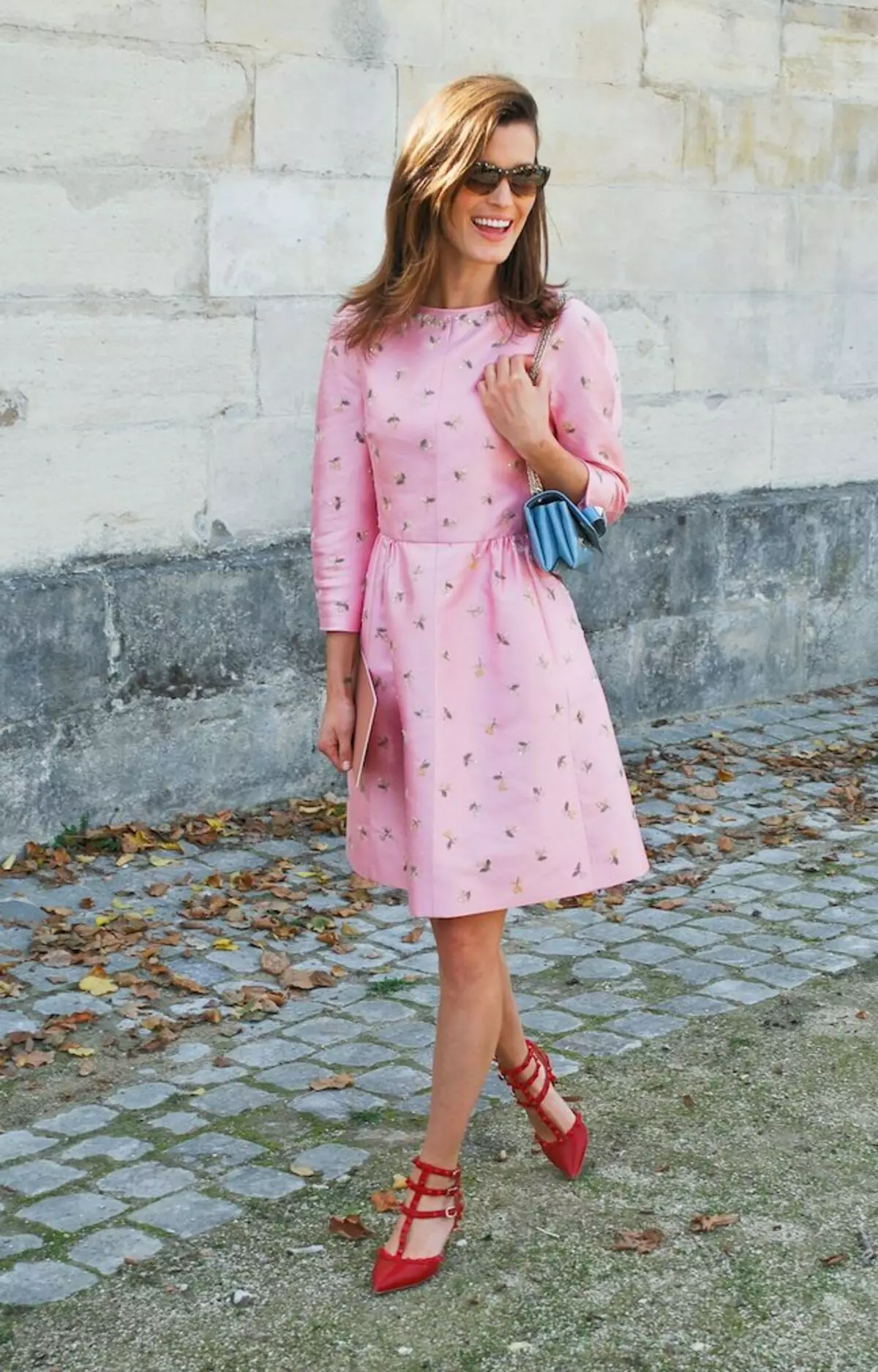 鞋子到粉紅色的衣服（57張照片）：適合淺粉紅色和其他衣服的顏色和型號 2312_32