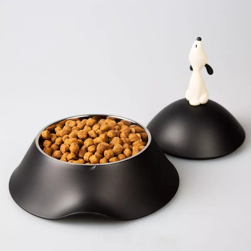 Bowls untuk anjing (34 foto): Bagaimana untuk memilih pengumpan interaktif dan mangkuk-Unpoles, lipatan dan double, seramik dan mangkuk logam untuk anjing besar dan anak anjing? 23253_12