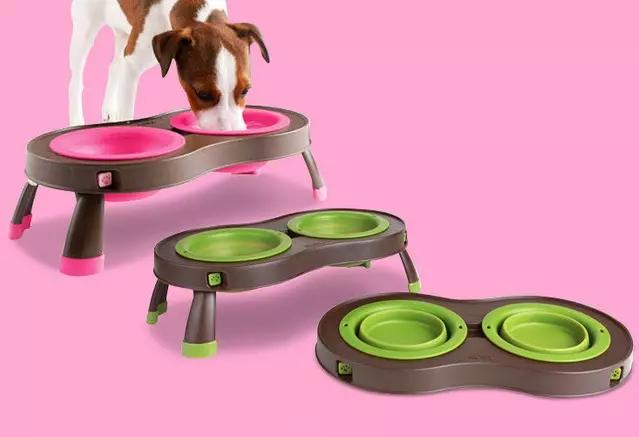 Bowls vir honde (34 foto's): Hoe om interaktiewe voeders en bakkies-onpoles, vou en dubbel-, keramiek- en metaalbakke vir groot honde en hondjies te kies? 23253_14