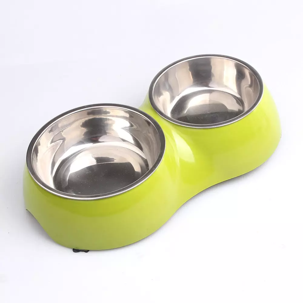 Posude za pse (34 fotografije): Kako odabrati interaktivne hranilice i zdjele - nerezi, sklopive i dvostruke, keramičke i metalne zdjele za velike pse i štenad? 23253_23