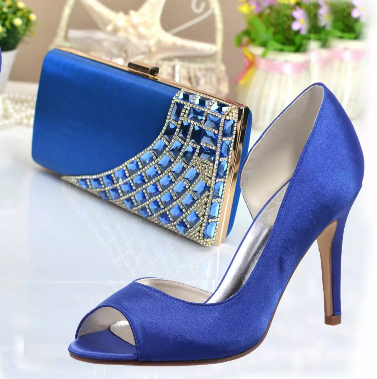 Blue Heel Shoes (46 foto's): Wat om frouljusmodellen te dragen op Medium en Lytse Heel 2327_19