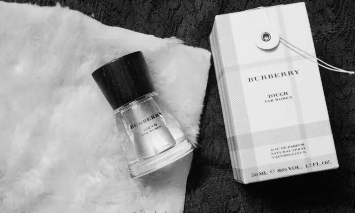 Vrouwelijk parfum: met ylang-ylang en lichte smaken, kou en met zuurheid, met een geur van kaneel en leer, zout en klassiek vrouwelijk parfum 23327_23