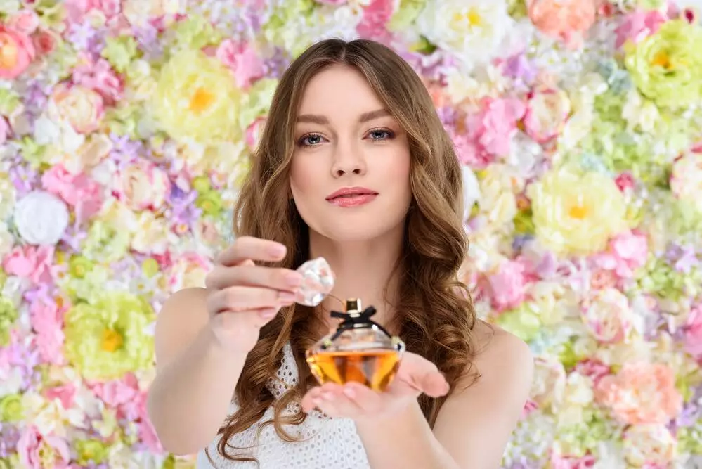 Kuidas parfüümi teha? Parafumery tootmise etapid, parfüümi koostis, seadmed nõutavad 23342_6