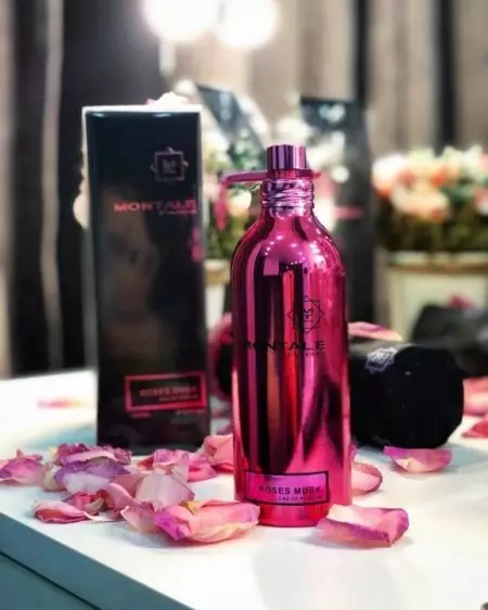 Parfümök rózsa aromával (36 Fotók): Rózsaszín parfüm és WC víz szaga rózsák, parfüm nők és férfiak, leírás A legjobb márkák 23346_16