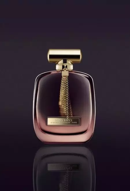 Perfums amb aroma de rosa (36 fotos): perfum rosa i aigua de bany amb olor de roses, perfum per a dones i homes, descripció millors marques 23346_21