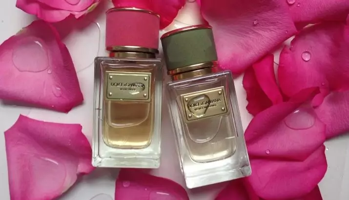 Perfums amb aroma de rosa (36 fotos): perfum rosa i aigua de bany amb olor de roses, perfum per a dones i homes, descripció millors marques 23346_3