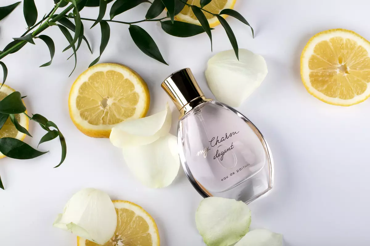 Цитрус арома: Листа на парфеми за жени и најдобар Вуди-цитрус парфем, ароми со мирис на мандарински и грејпфрут, со белешки од лимон и вар 23349_29