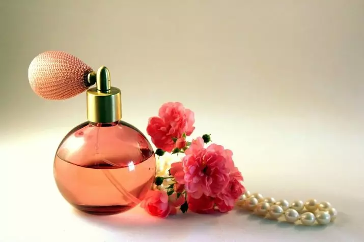 Parfem 8. marta: šta parfem dati djevojka? Poklon za supruga i mama, parfem mirisa za žene, izbor parfema 23371_2