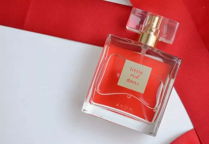 Parfum dengan bau raspberry: parfum wanita dan air toilet dengan aroma raspberry, nama mereka, cara menerapkan parfum dengan benar 23394_17