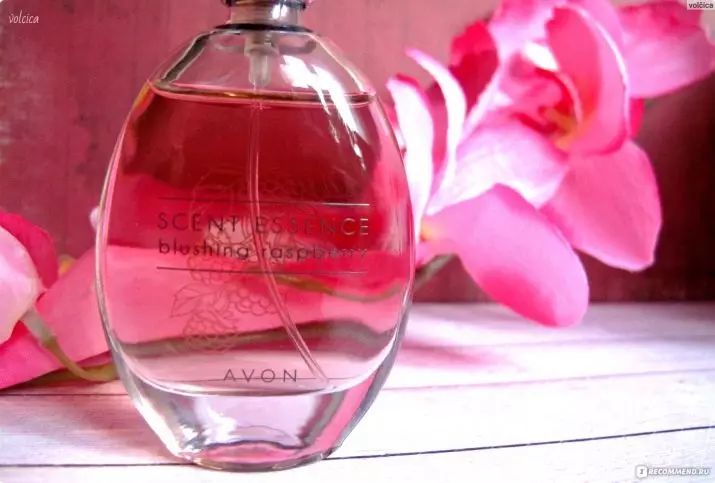 Parfumes mei de rook fan raspberry: froulike parfum en húskewetter mei raspberry aroma, har nammen, hoe om parfum te tapassen 23394_3