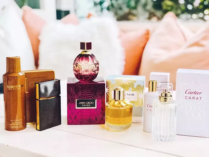 Hoe kinne jo parfum en húskewetter kieze? Foar josels en foar in frou, hoe't jo it juste froulike parfum kieze yn komposysje, hoe begrypst dat de geur geskikt is 23395_10