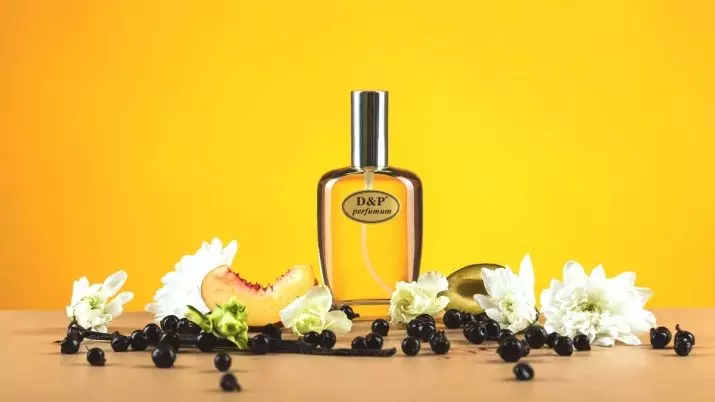 Parfume med en fersken lugt: Parfume og andre kvindelige parfume med fersken aroma, hvordan man bruger 23417_3